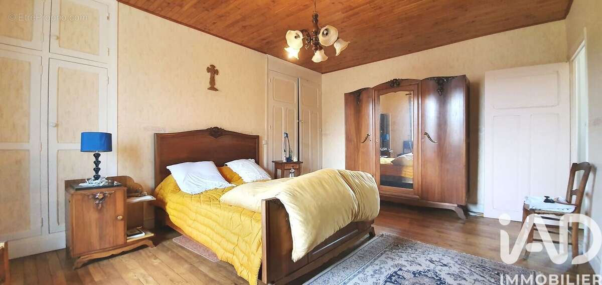 Maison 135 m² à Palazinges  - photo 3