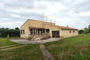 Maison à SANILHAC-SAGRIES