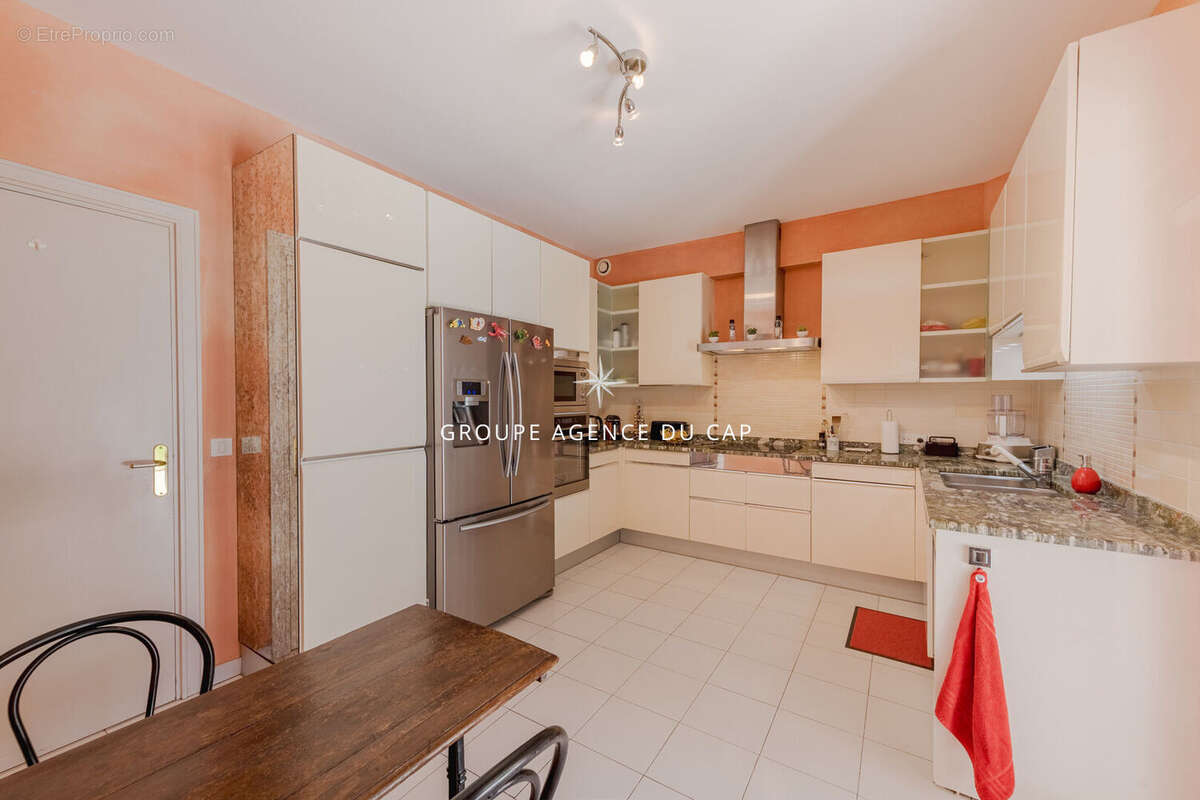 Valescure coeur des golfs villa 5 chambres de 200m² avec piscine - photo 8