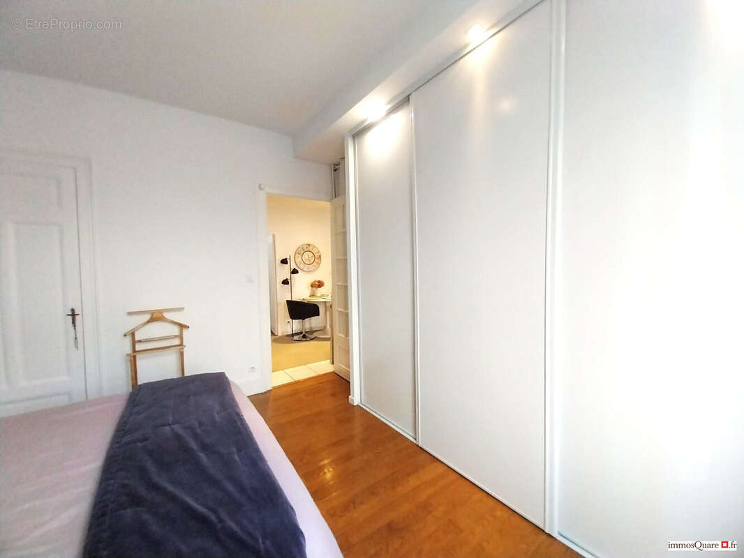 Dressing chambre 2 - Appartement à GRENOBLE