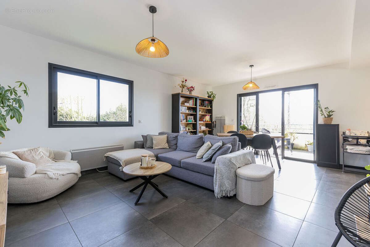 Photo 2 - Appartement à SAUVAGNON