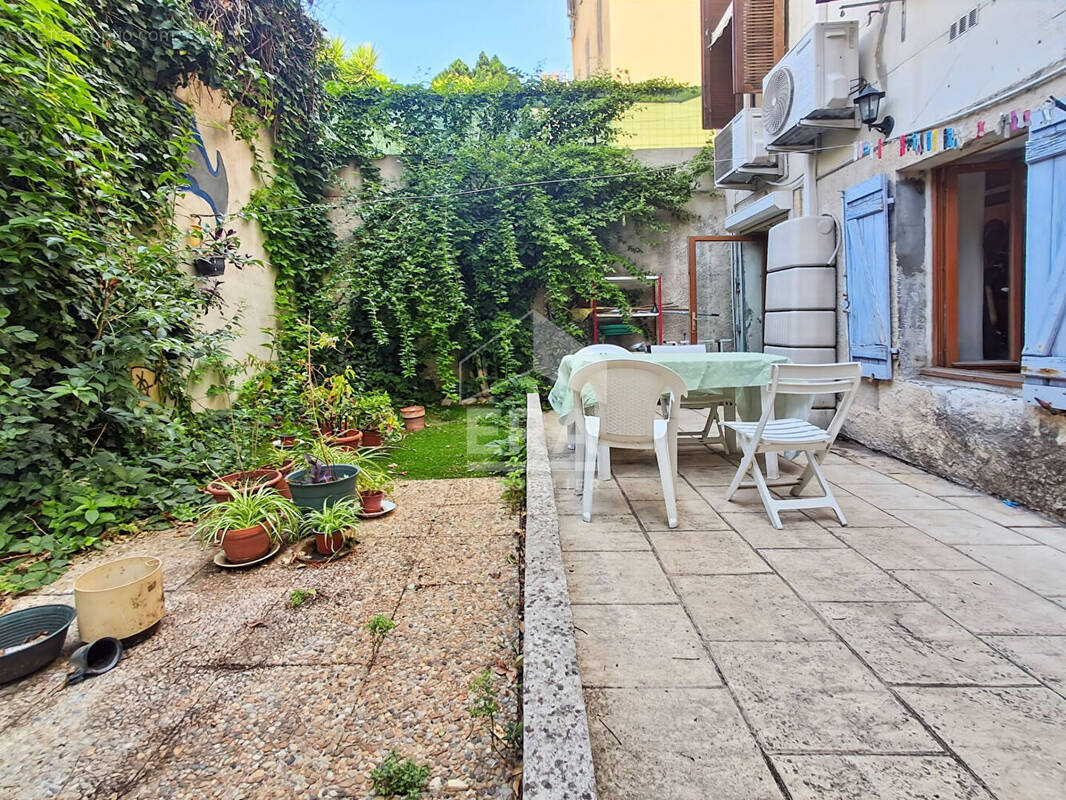 Appartement à MARSEILLE-4E