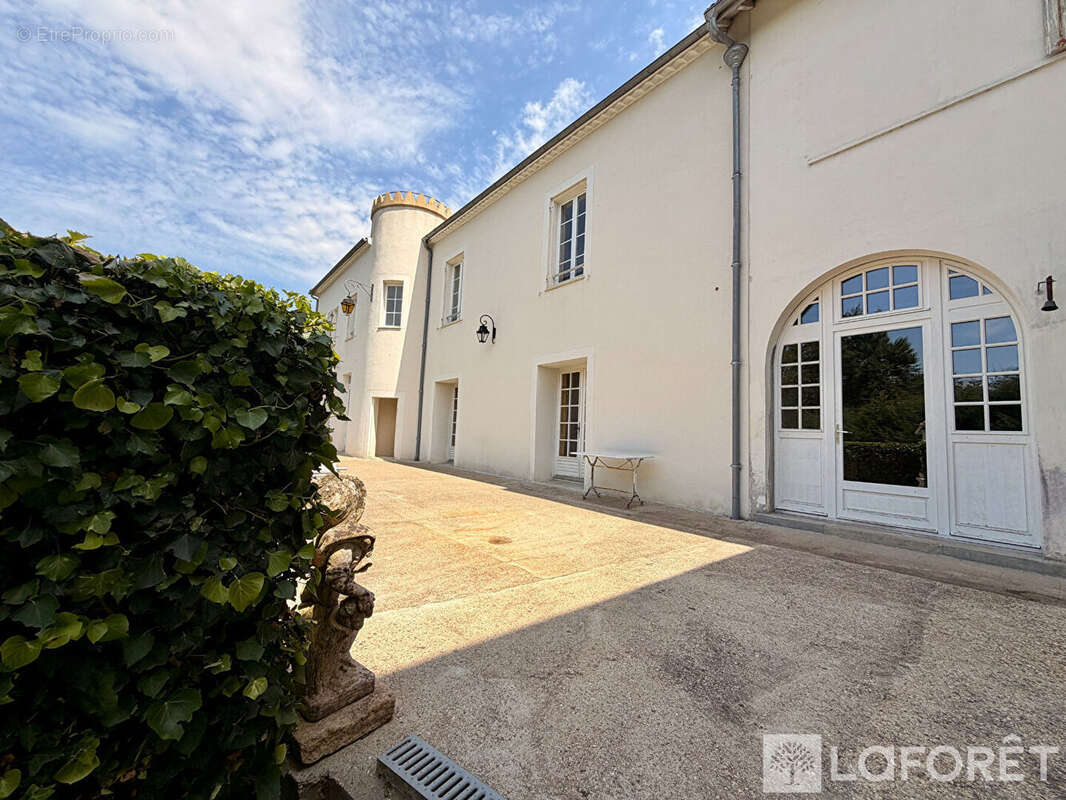 Maison à VERDELAIS