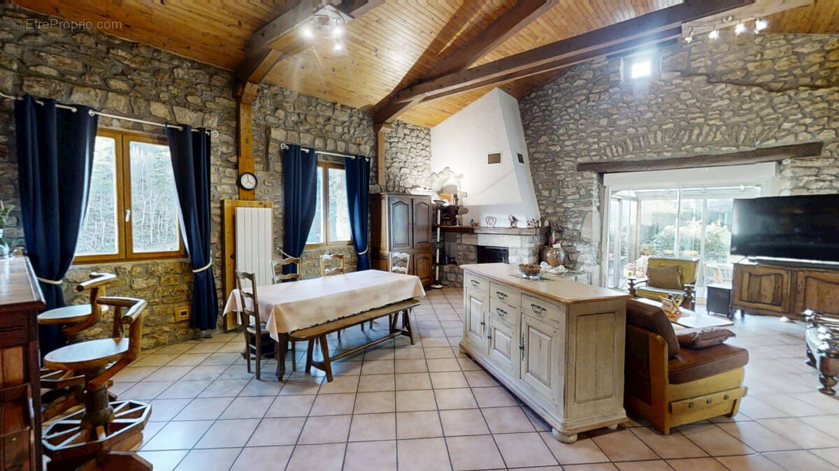 Maison à RIOTORD