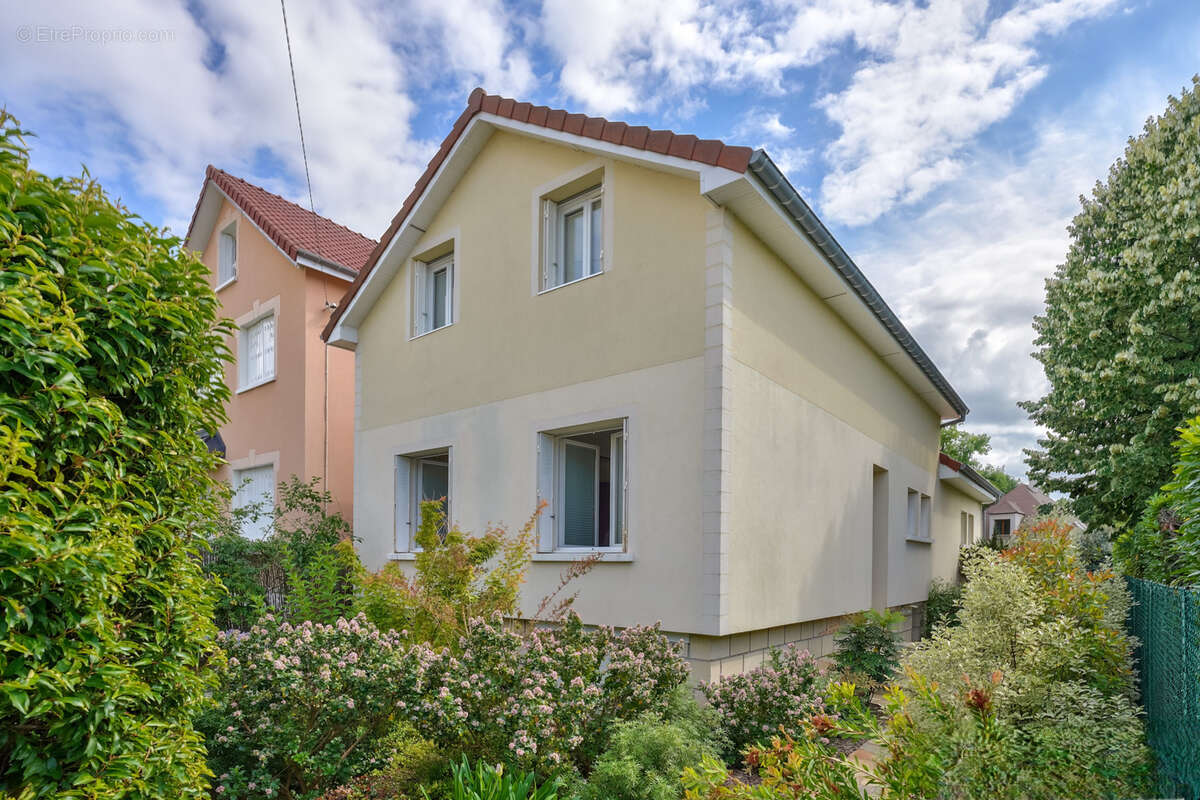 Maison à LE VESINET