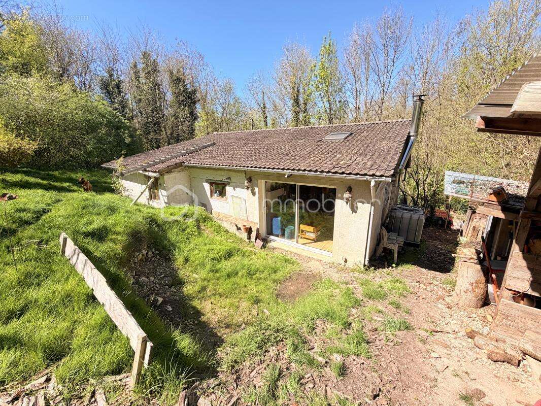 Maison à VERNOU-LA-CELLE-SUR-SEINE