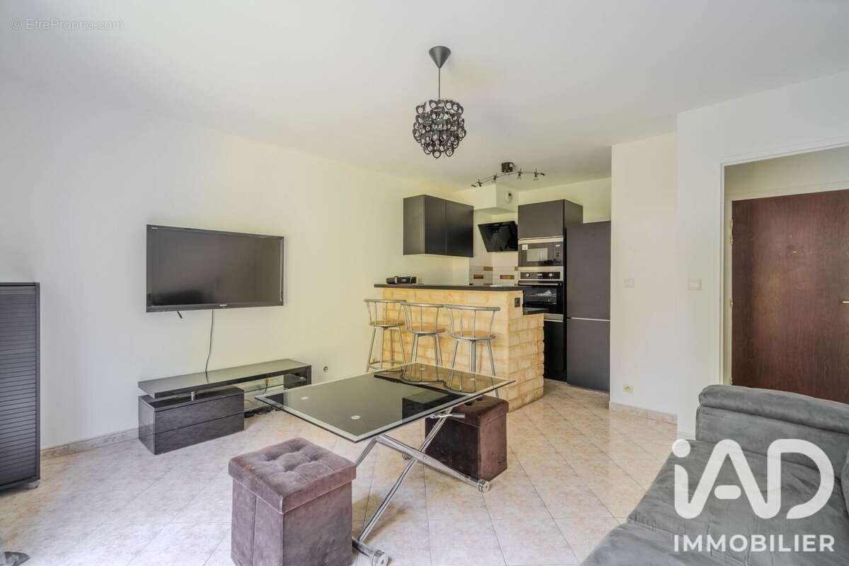 Photo 3 - Appartement à BUSSY-SAINT-GEORGES