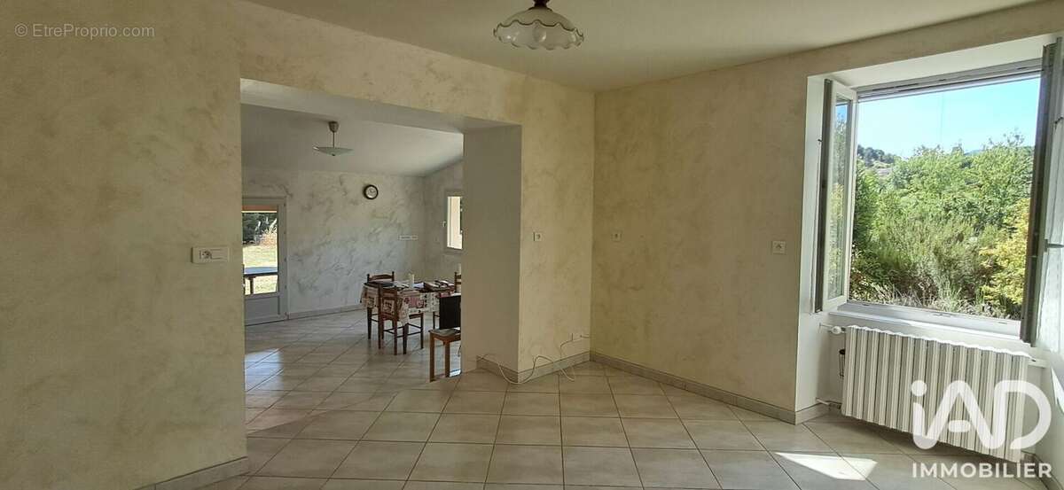 Maison 140 m² à Recoubeau-Jansac  - photo 5