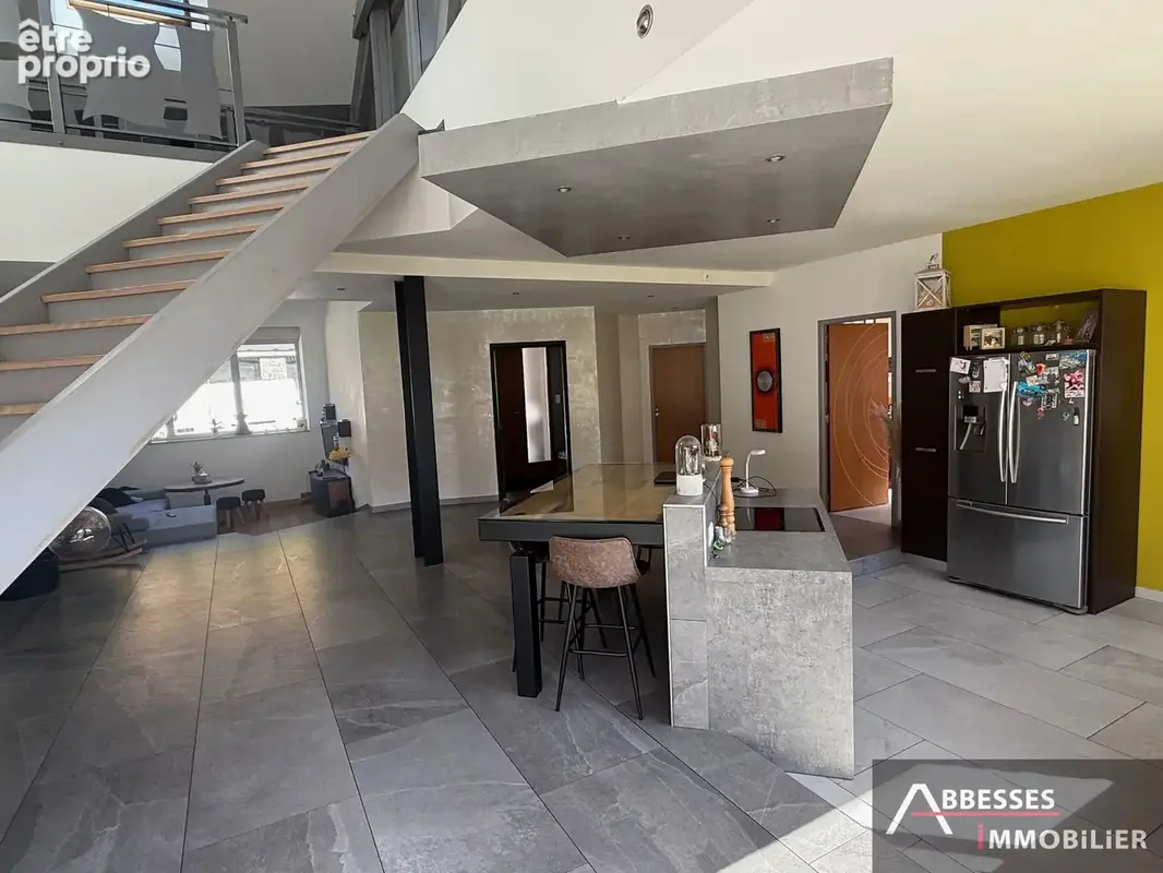 EN EXCLUSIVITÉ - GERARDMER dans un secteur calme : Maison type LOFT avec grande dépendance - photo 4