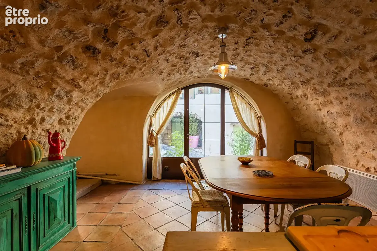 VENTABREN Charmante maison de village 4 pièces  au coeur du village - photo 2