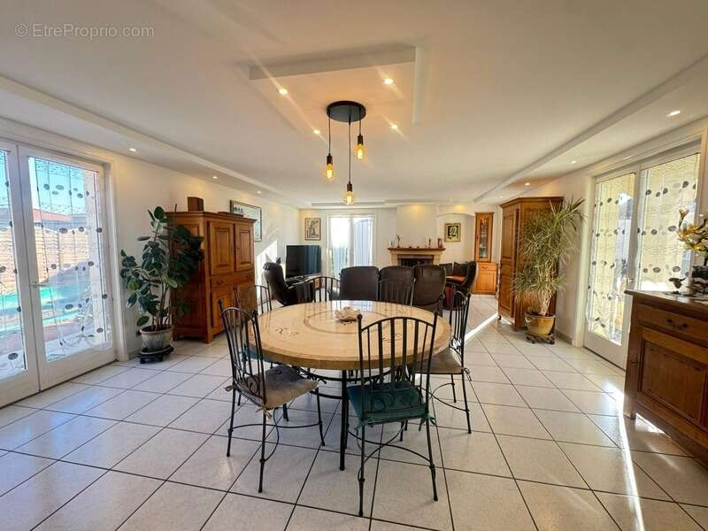 Maison à SAINT-JUST-SAINT-RAMBERT