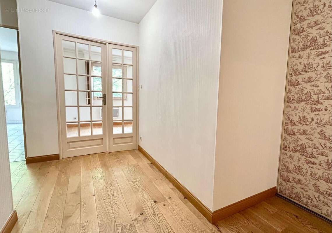 Appartement 100 m² à Angers  - photo 4