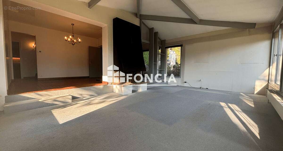 Maison de caractère de 186m2 et son terrain de 810m2 à Chambéry - photo 6