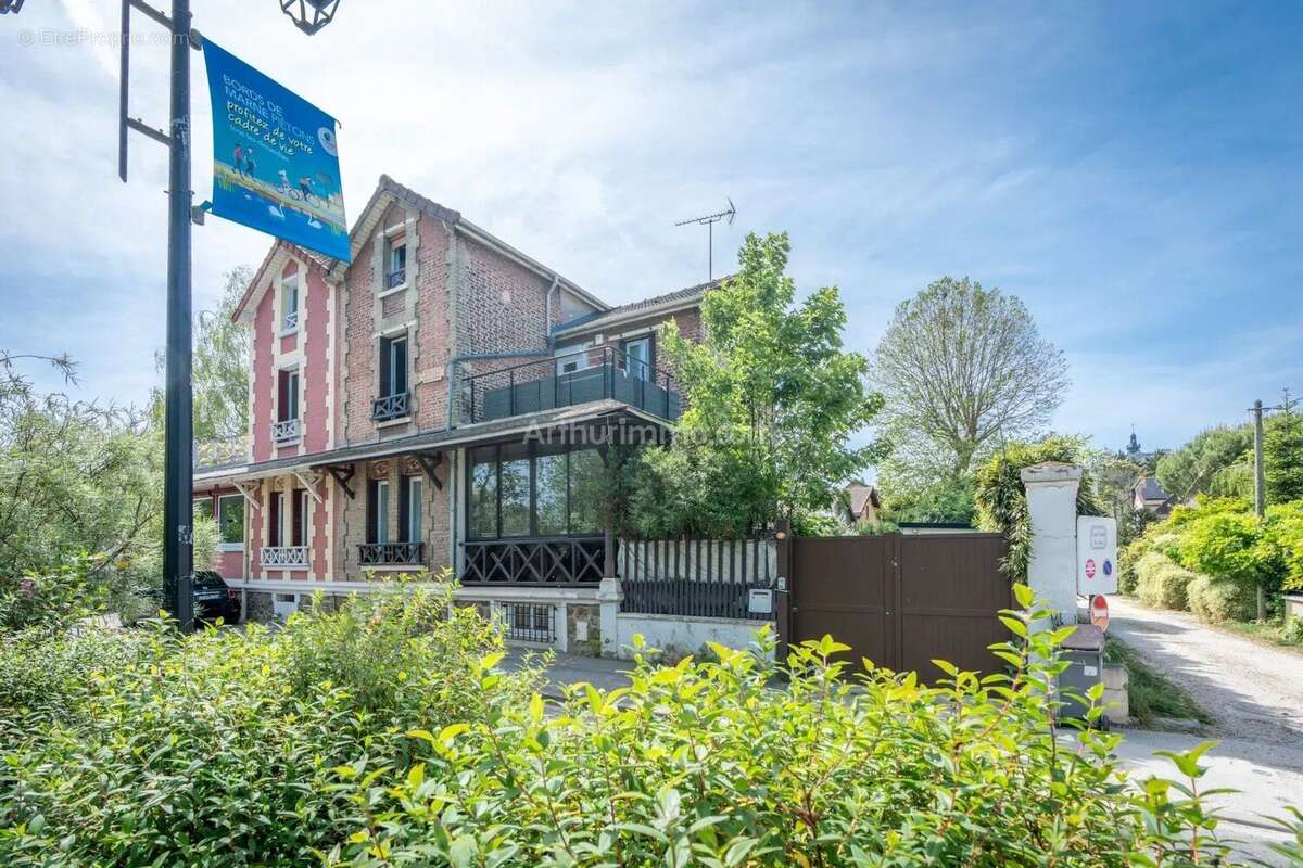 Maison à LE PERREUX-SUR-MARNE