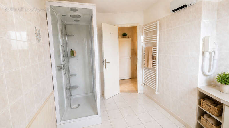 Ensemble immobilier 410 m2 + 470 m2 dépendances 2 maisons 1 appartement à varennes les narcy (58) proche la charite sur loire, p - photo 8