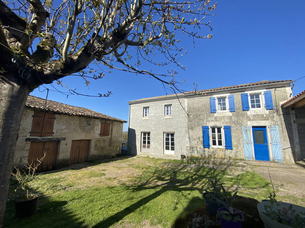 Maison à LINARS