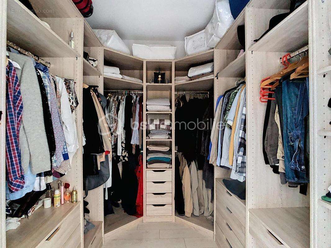 Maison à MONTCORBON