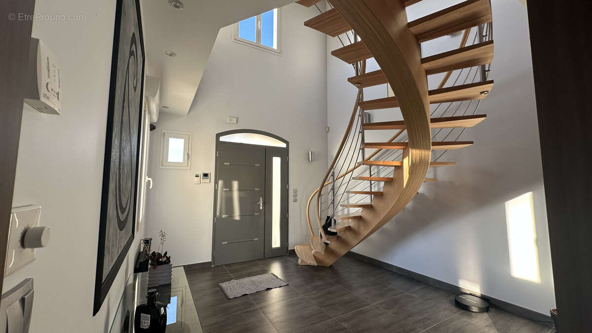 Maison à CREVECOEUR-LE-GRAND