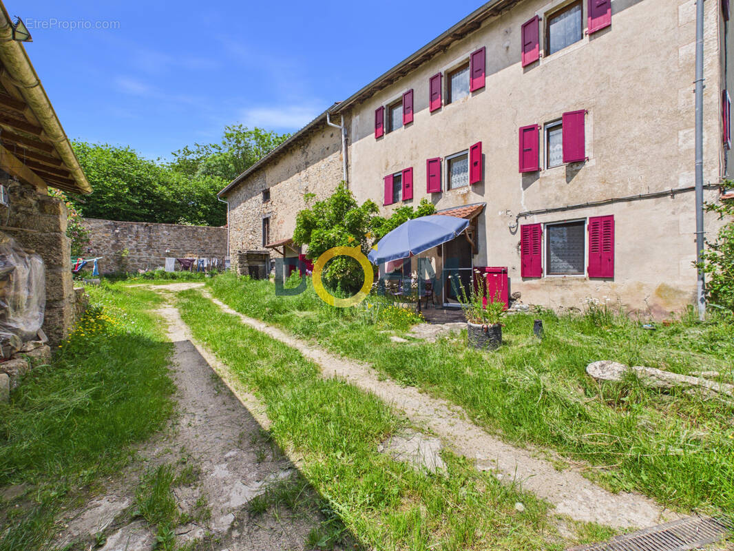 Maison à SAINT-PAL-DE-SENOUIRE