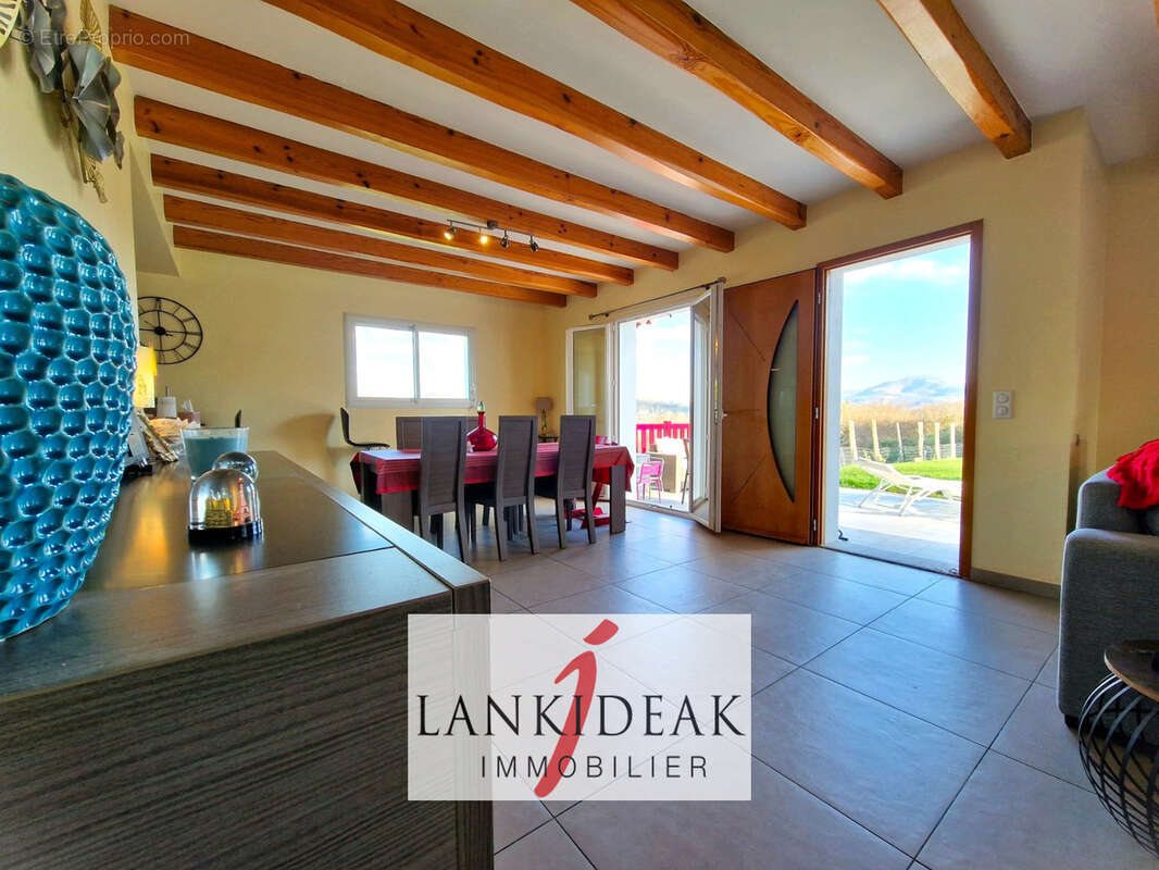 Maison à LARRESSORE