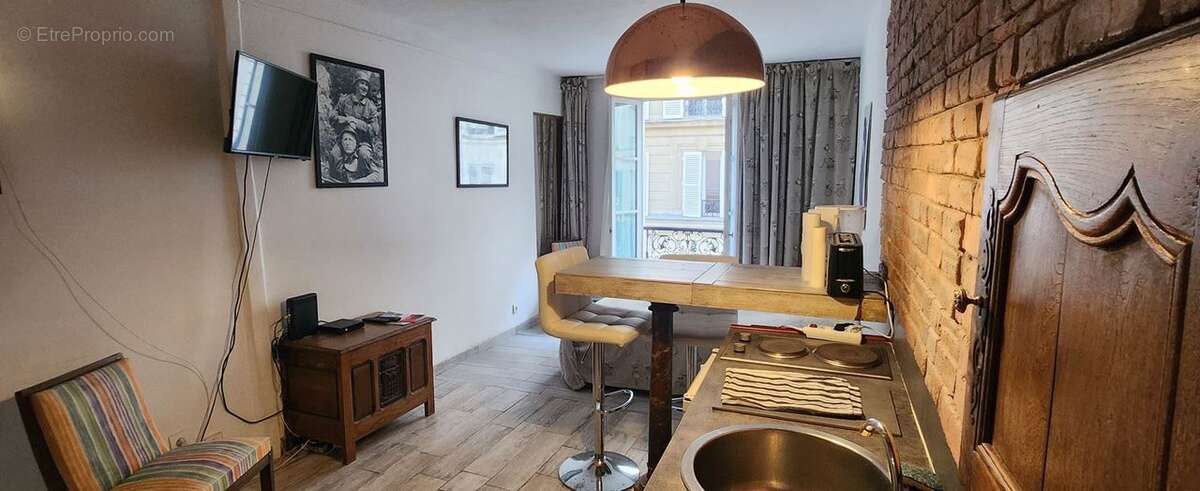 Appartement à PARIS-18E