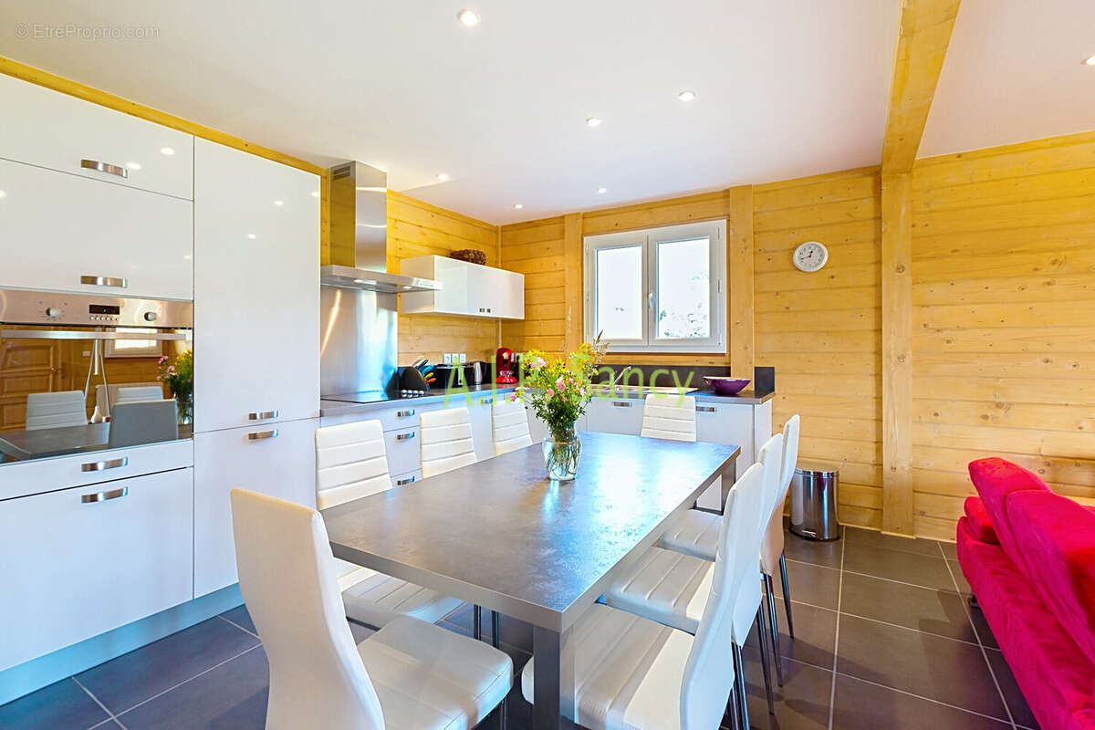 Maison à CHAMBON-SUR-LAC