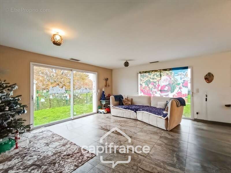 Maison à SAINTE-LIVRADE-SUR-LOT