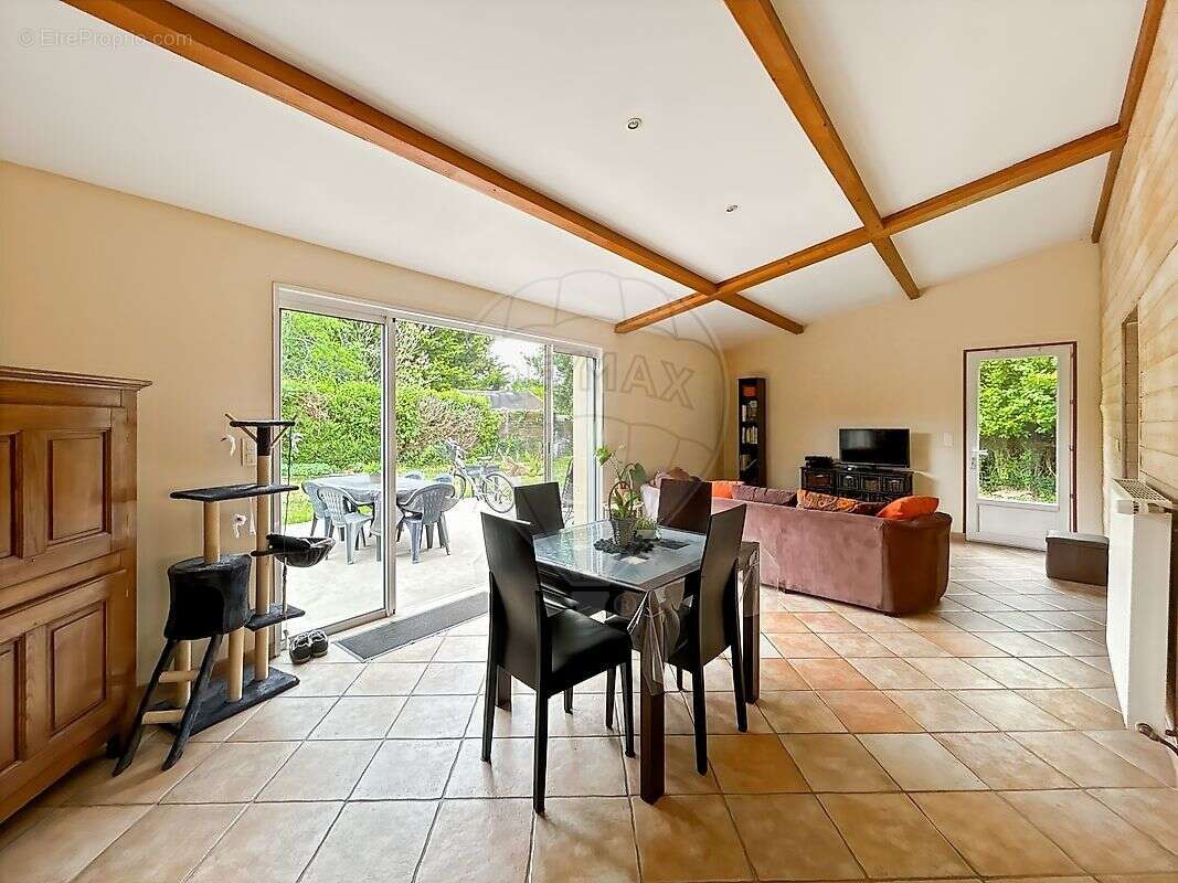 Maison à SAINTE-LUCE-SUR-LOIRE