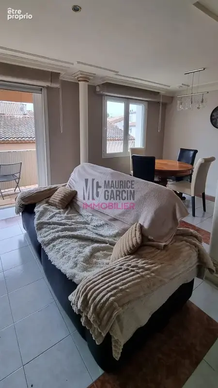 Appartement à ENTRAIGUES-SUR-LA-SORGUE