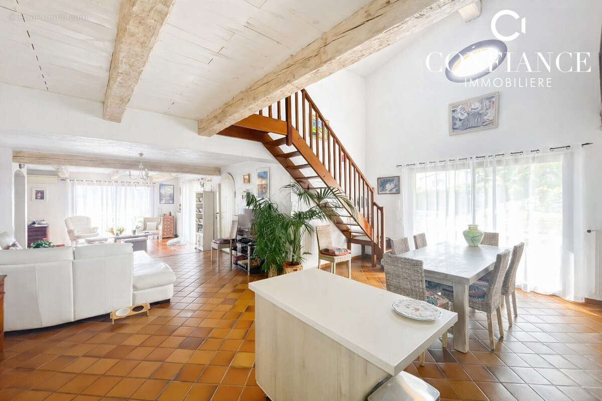 Maison à GATTIERES