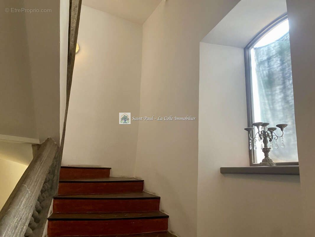Appartement à LA COLLE-SUR-LOUP