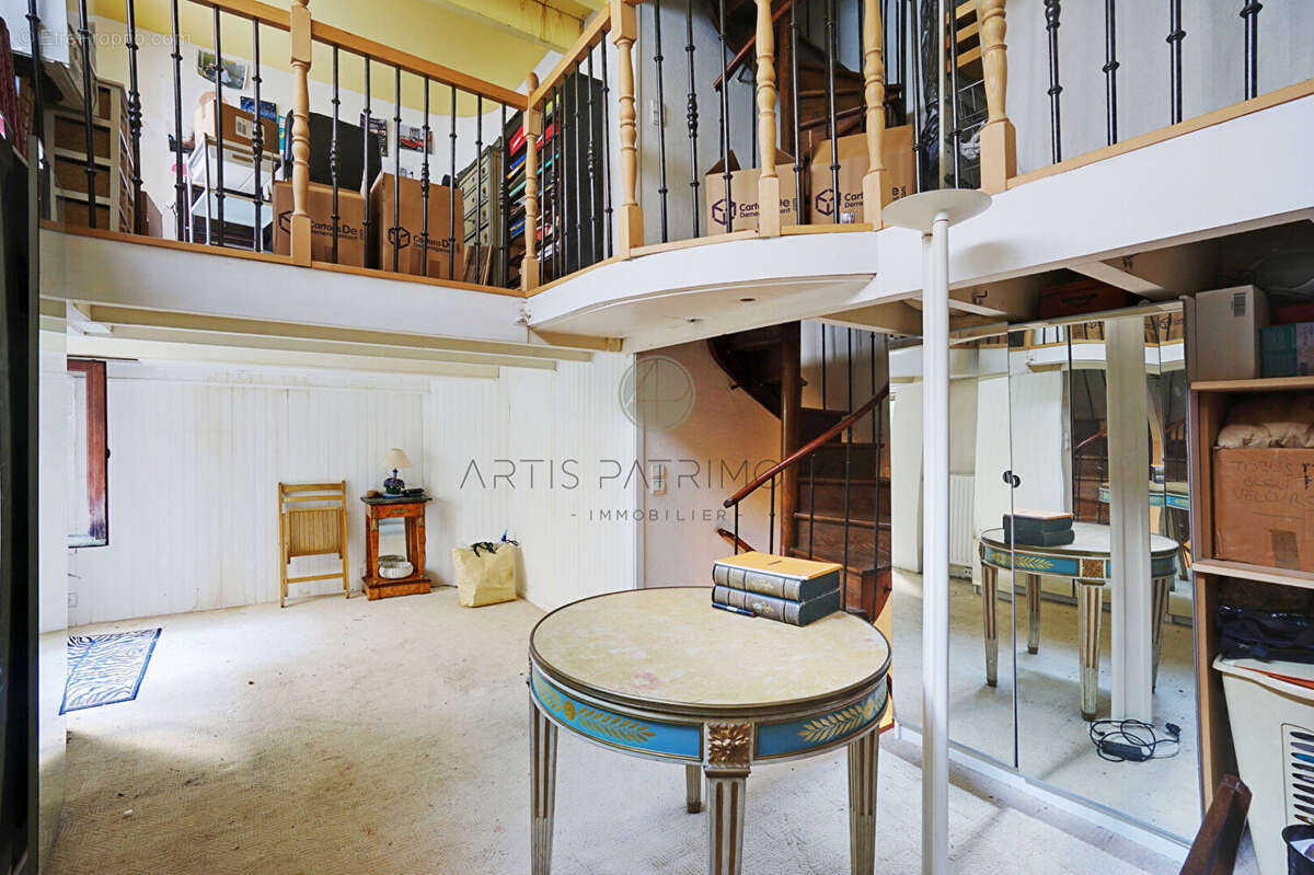 Appartement à PARIS-6E