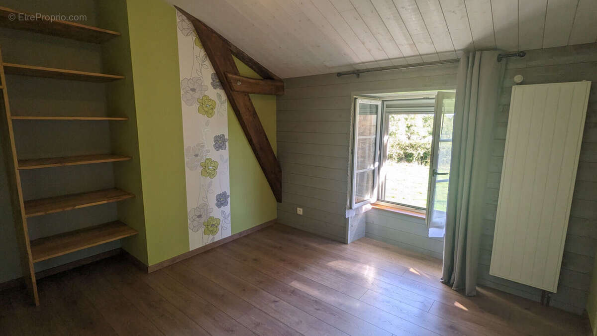 Maison à LA CHAPELLE-BATON