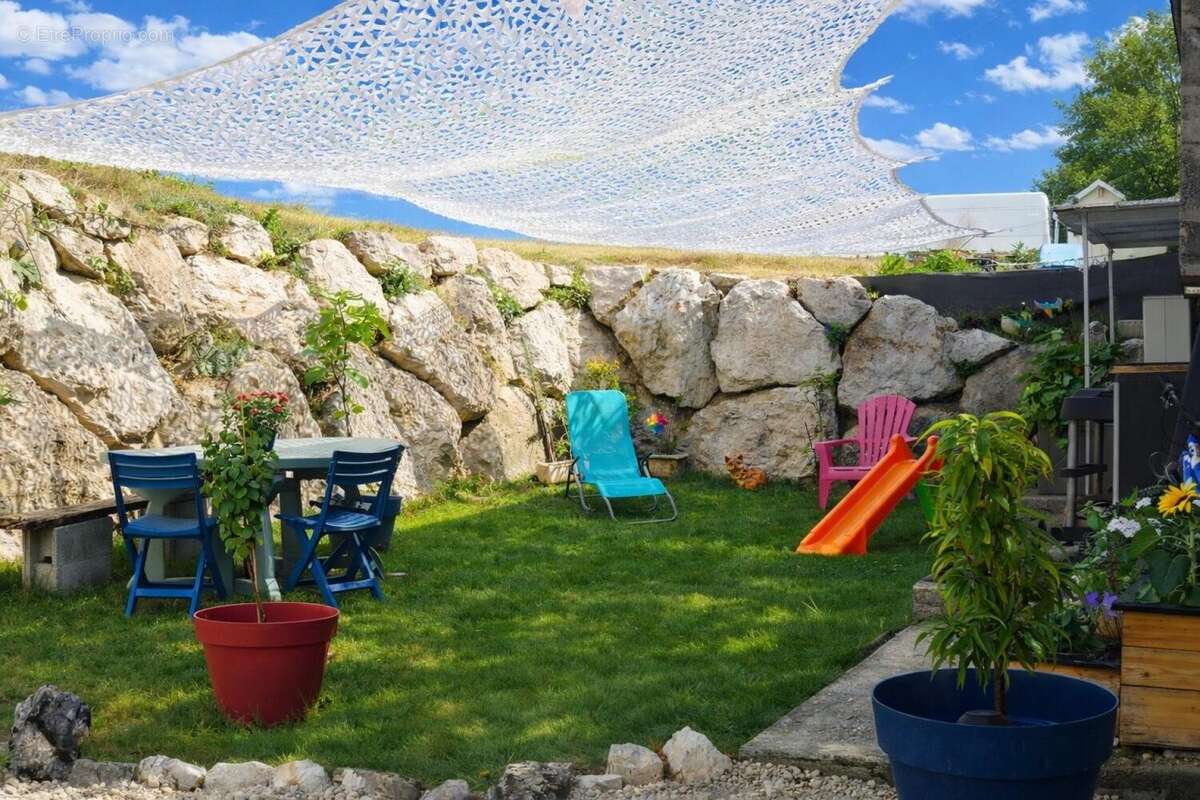 Maison 130 m² à Saint-Ours  - photo 3