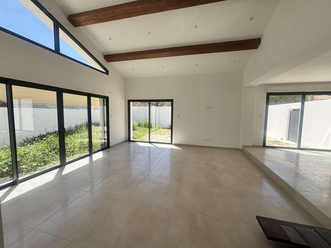 Appartement à CARRY-LE-ROUET