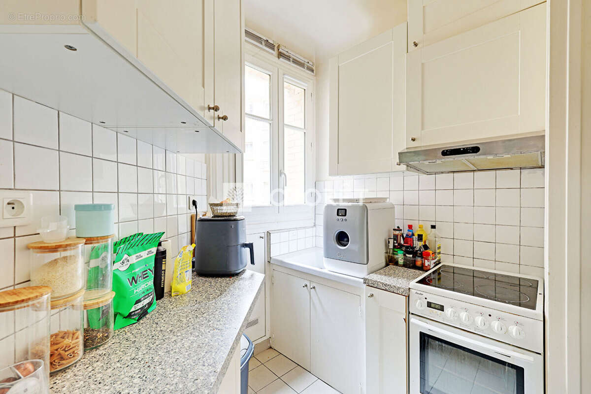 Appartement à PARIS-14E