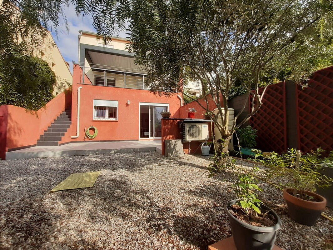 Maison à SAINT-GENIS-DES-FONTAINES