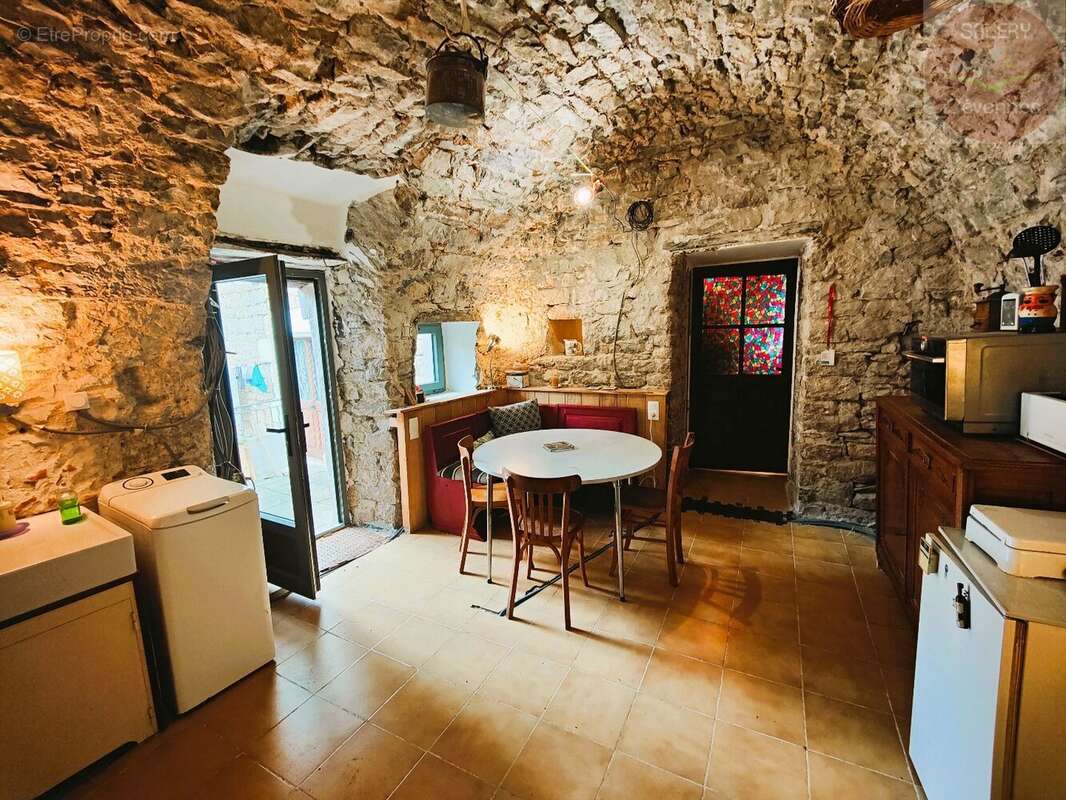 Maison à ISPAGNAC