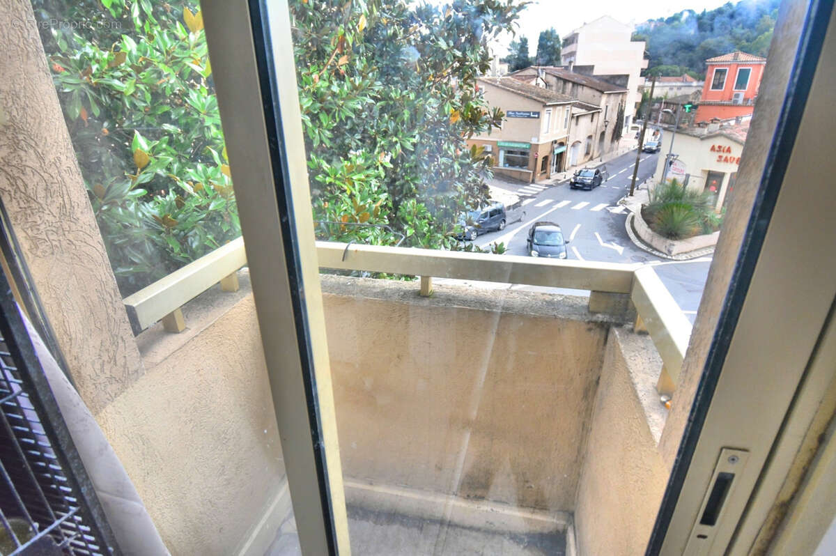 Appartement à VALLAURIS