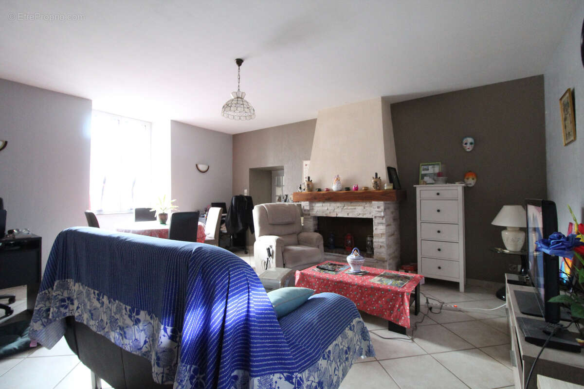 Maison à SAINT-SERNIN-SUR-RANCE