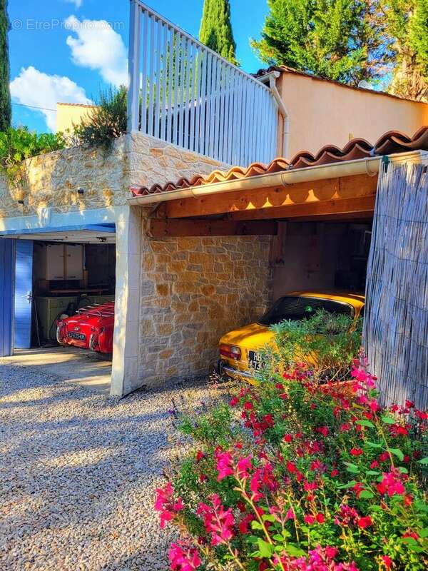 Maison à COTIGNAC