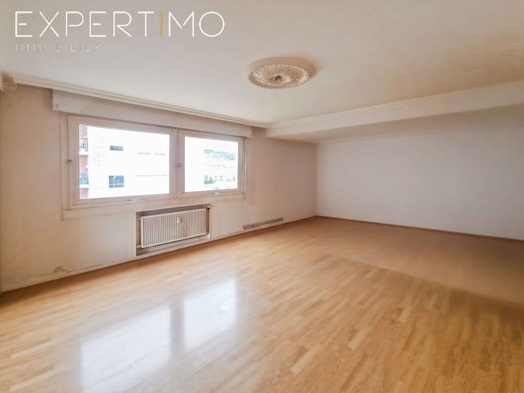 Appartement à EU