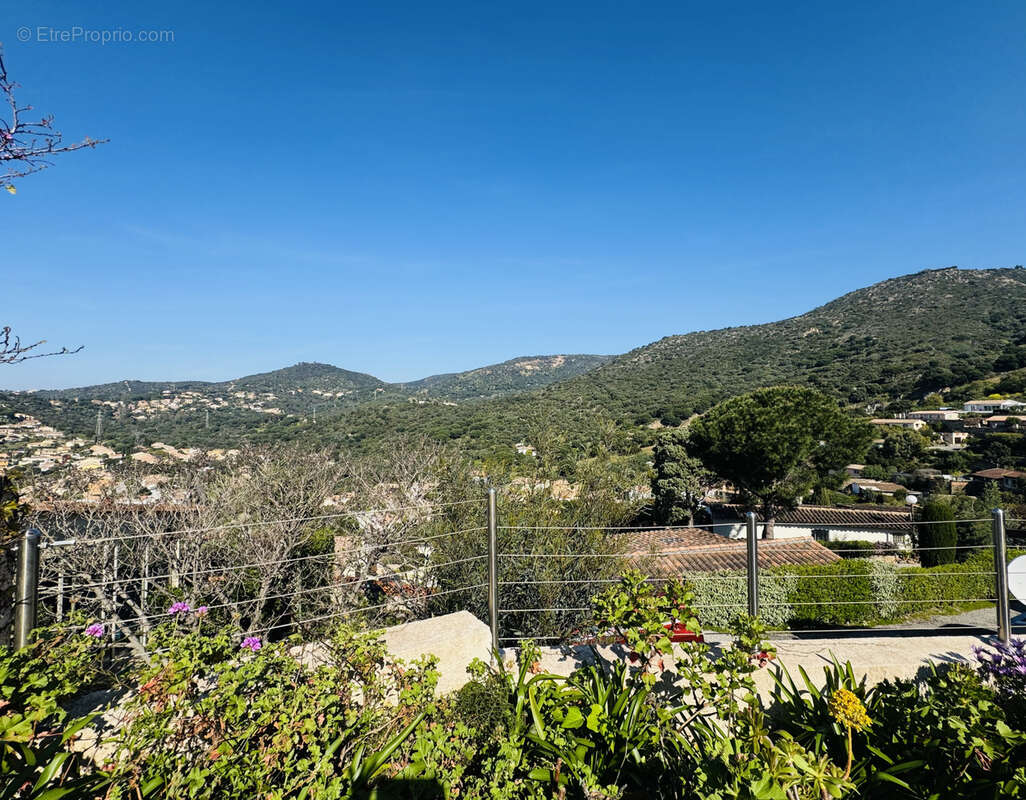 Maison à BORMES-LES-MIMOSAS