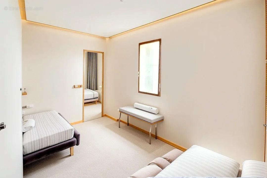 Appartement à MARSEILLE-1E