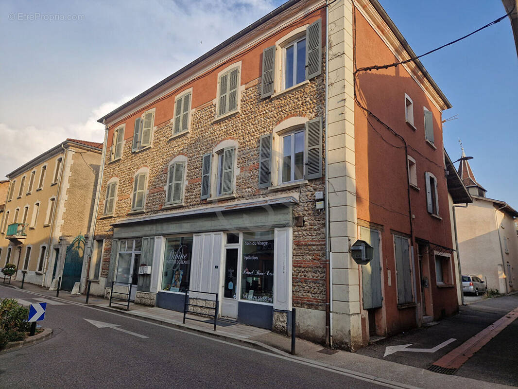 Appartement à SAINT-ETIENNE-DE-SAINT-GEOIRS