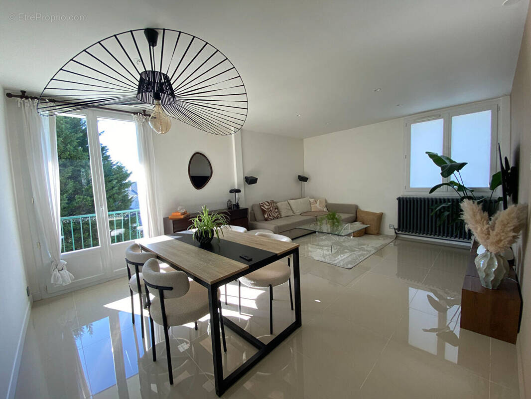 Appartement à SAINT-CYR-SUR-LOIRE