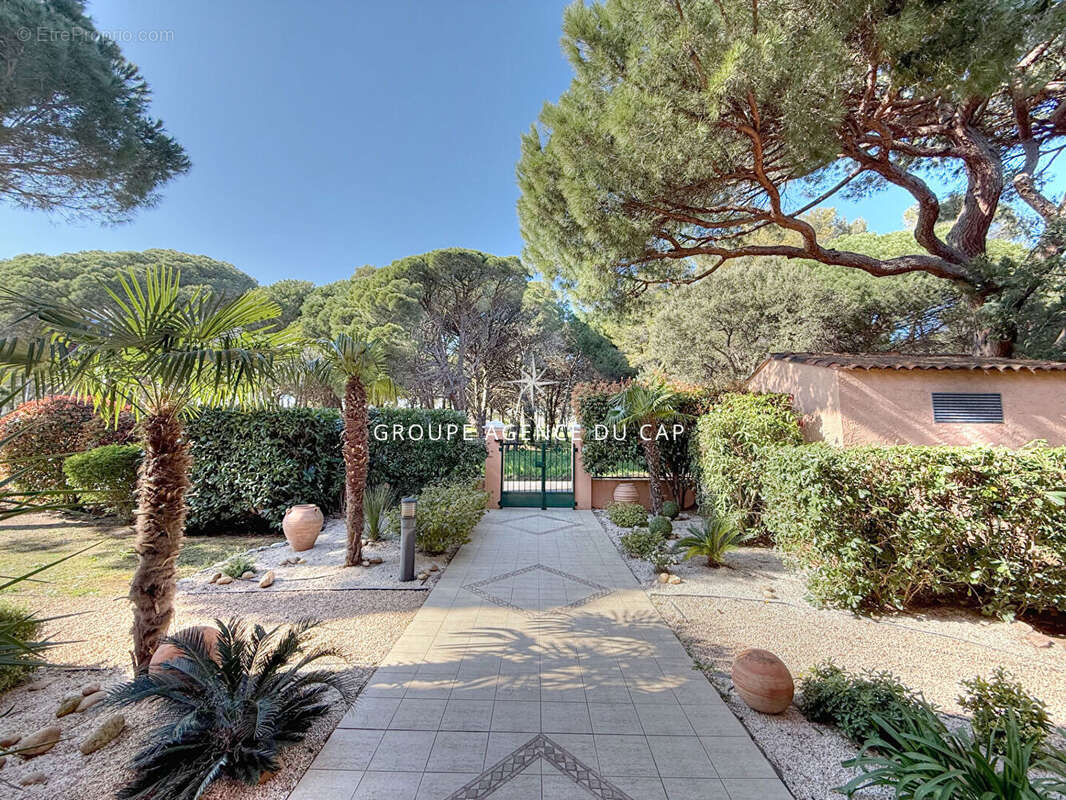 Saint raphael les golfs appartement 4 pieces dernier etage avec garage - photo 15