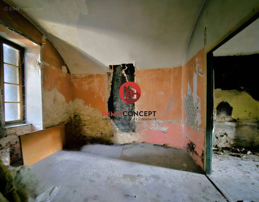 Appartement à BAGNOLS-SUR-CEZE