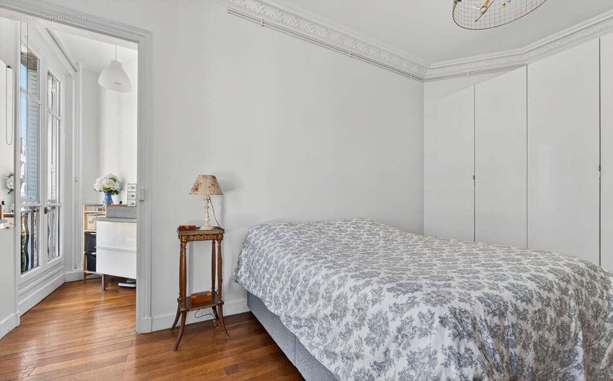 Appartement à PARIS-15E