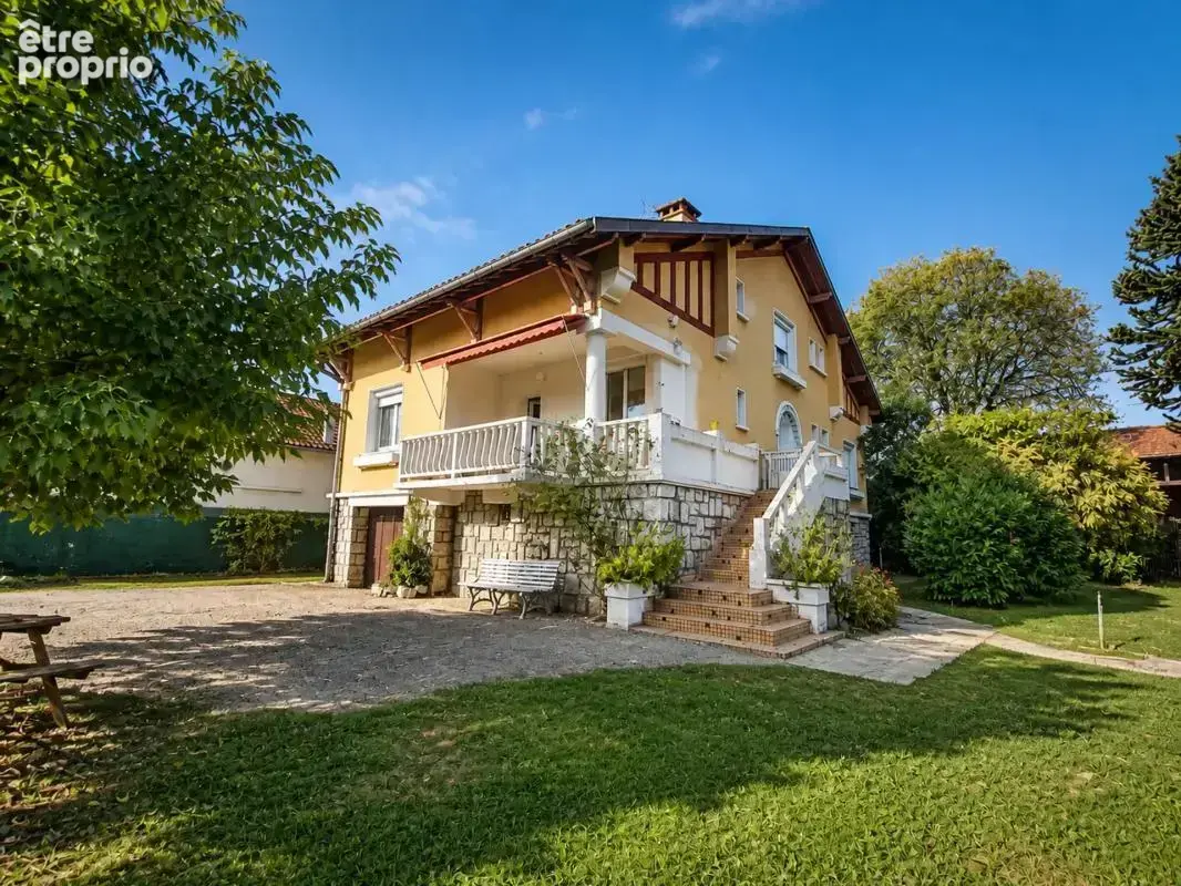 Maison de 214 m² avec garage et jardin à Lannemezan - photo 1